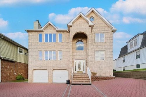 46 Bayliss St, North Arlington, NJ, 07031-5549 | Card Image