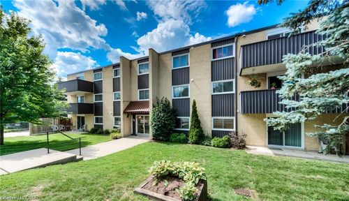 308-75 Hazelglen Dr, Kitchener, ON, N2M2E2 | Card Image
