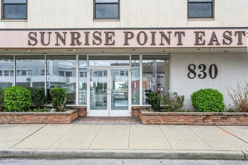 830 Shore Rd, Long Beach, NY, 11561-5401 | Card Image