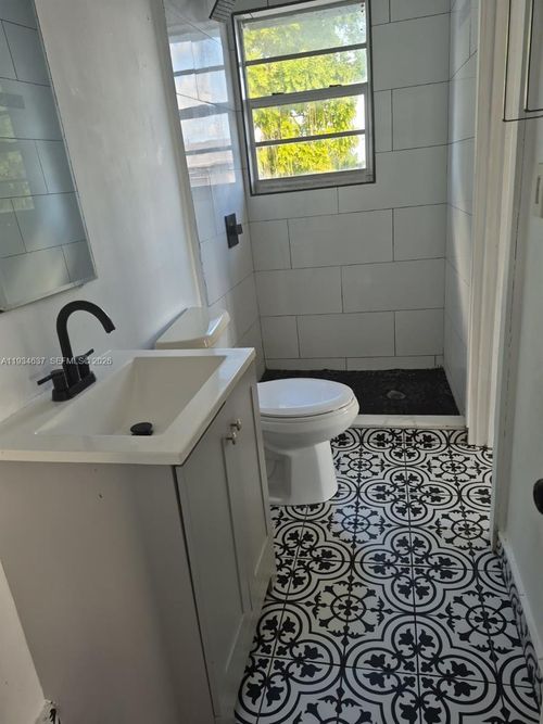 apt-4-66 W 13th St, Hialeah, FL, 33010-3935 | Card Image