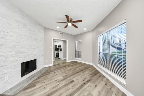 3722 Woodchase Dr, Houston, TX, 77042-5811 | Card Image