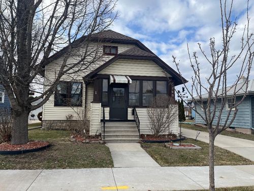 572 S Military Road, Fond Du Lac, WI, 54935 | Card Image