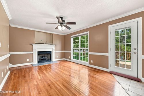 648 Alexandria Ln, Winterville, NC, 28590-9445 | Card Image