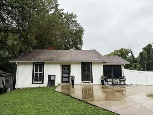 144 W Elm St, Mount Airy, NC, 27030-3502 | Card Image