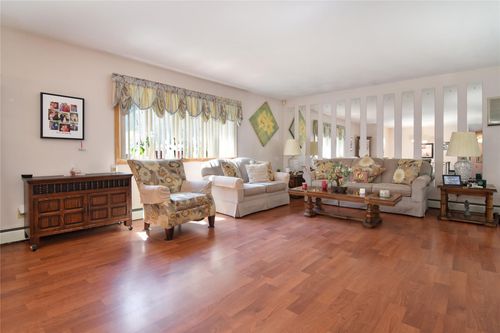 3 Rosa Dr, White Plains, NY, 10607-2518 | Card Image