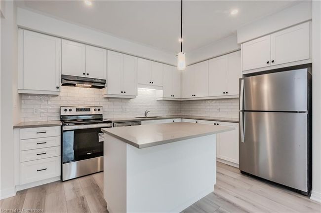 B025 - 142 Foamflower Pl, Townhouse with 3 bedrooms, 2 bathrooms and 1 parking in Waterloo ON | Image 16