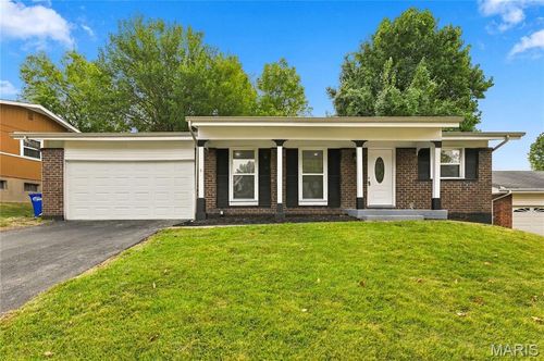 4454 Remus Dr, Florissant, MO, 63033-7019 | Card Image