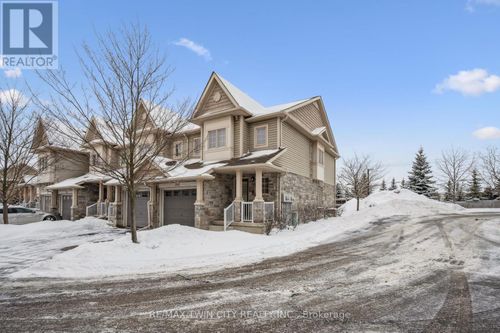 a4-7 Upper Mercer St, Kitchener, ON, N2A0B7 | Card Image