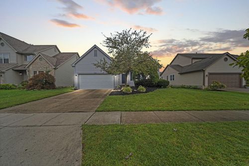 5924 Heritage Farms Dr, Hilliard, OH, 43026-7944 | Card Image
