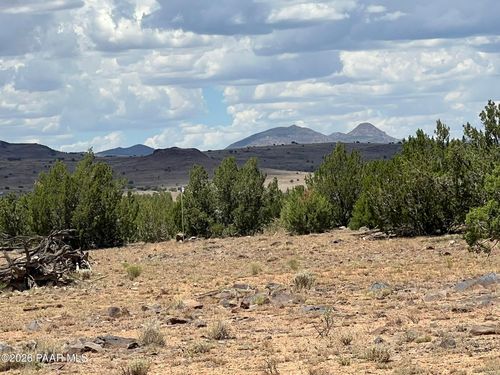 59 W Rocky Rabbit Rd, Ash Fork, AZ, 86320 | Card Image