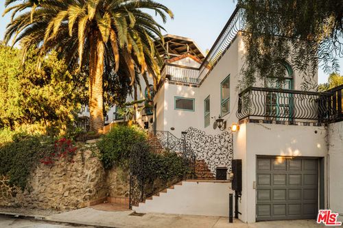 2002 N Las Palmas Ave, Los Angeles, CA, 90068-3243 | Card Image