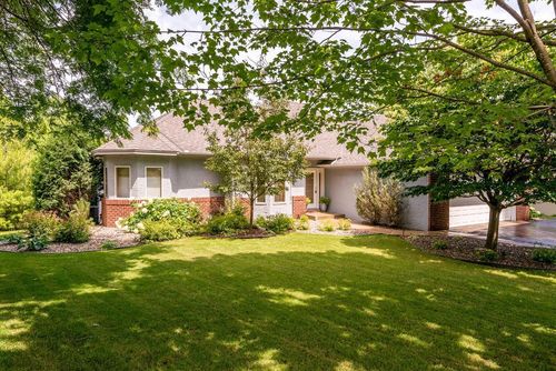 880 Vineland Ct, Chanhassen, MN, 55317-9335 | Card Image