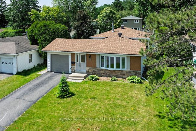 22 Red Maple Cres, House other with 3 bedrooms, 1 bathrooms and 2 parking in Gloucester ON | Image 4