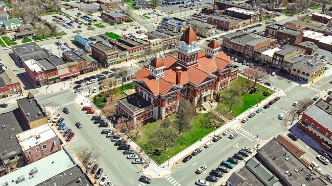 5 minutes to downtown Crown Point with restaurants | Image 36