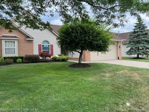 386 N Oak Dr, Commerce Township, MI, 48390-3268 | Card Image