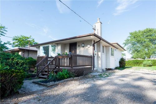 8 Huntley Cres, Saint Catharines, ON, L2M6E6 | Card Image