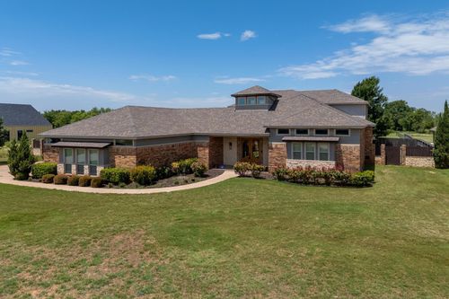 302 Southwind Cir, Abilene, TX, 79602-7556 | Card Image