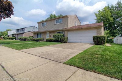 14150 Ludlow Place, Home with 4 bedrooms, 2 bathrooms and null parking in Oak Park MI | Image 2