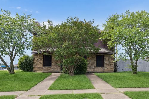 1401 Brook Meadow Cir, Lancaster, TX, 75134-2941 | Card Image