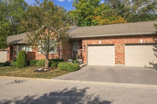 11-1337 Commissioners Rd W, London, ON, N6K4V2 | Card Image