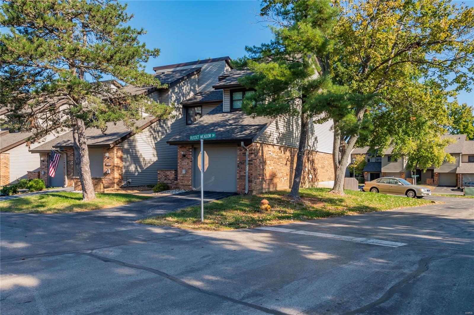 Russet Meadow Dr, Saint Louis, MO 63146