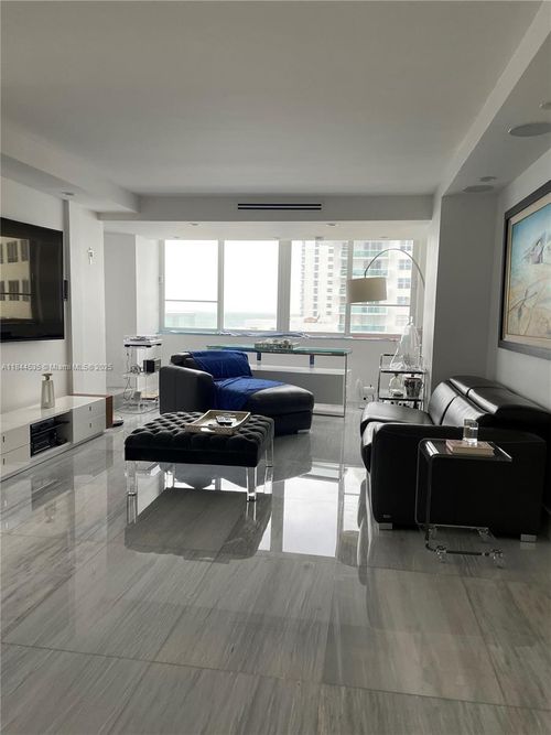 apt-1218-5005 Collins Ave, Miami Beach, FL, 33140-2747 | Card Image