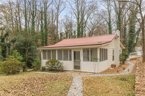 3297 College St, College Park, GA, 30337-1152 | Card Image