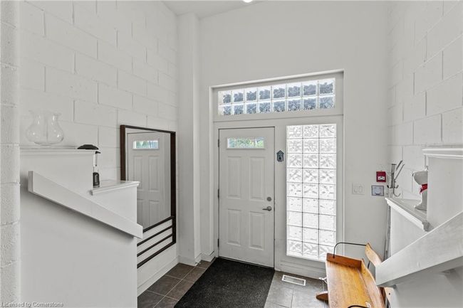 1 - 49 Ontario St, House attached with 1 bedrooms, 2 bathrooms and 1 parking in Grimsby ON | Image 4