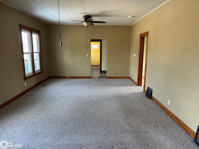 400 S Commercial Ave, House other with 2 bedrooms, 1 bathrooms and null parking in Eagle Grove IA | Image 4