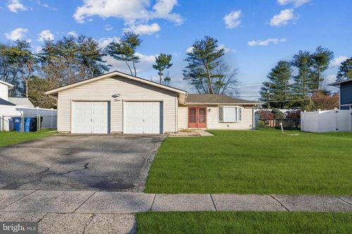 3 Buckingham Dr, Eastampton, NJ, 08060-3225 | Card Image