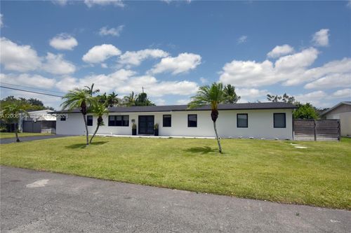 9281 Sw 166th Ter, Palmetto Bay, FL, 33157-3425 | Card Image