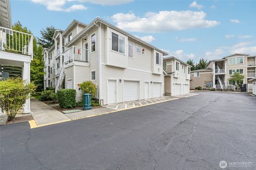 ee2029-14915 38th Dr Se, Bothell, WA, 98012-4218 | Card Image