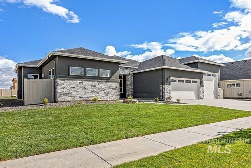 2927 W Three Lakes Dr, Meridian, ID, 83646-6879 | Card Image
