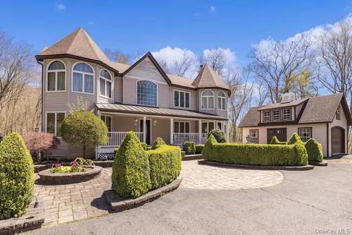 12 Hawk Mountain Dr, Sparrow Bush, NY, 12780-5431 | Card Image