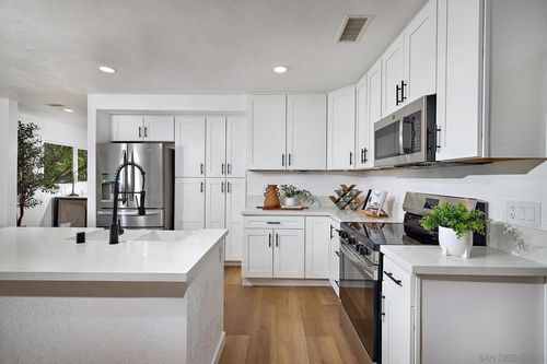 6185 Alpine Blvd, Alpine, CA, 91901-1720 | Card Image