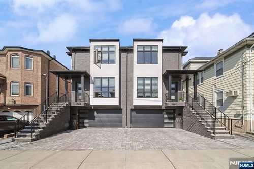 529 Lincoln St, Palisades Park, NJ, 07650-1611 | Card Image