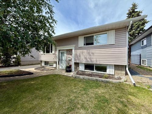 9864 79 Ave, Grande Prairie, AB, T8V3S4 | Card Image