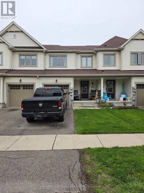 8250 Tulip Tree Dr, Niagara Falls, ON, L2H0N4 | Card Image