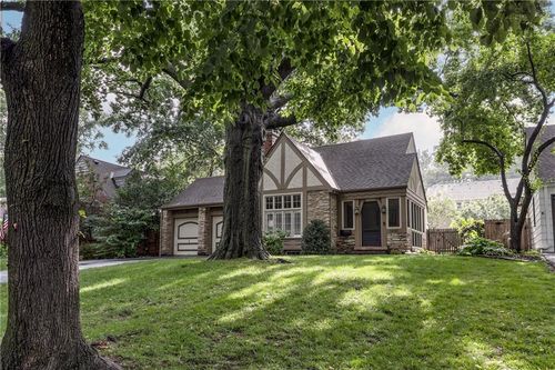 5435 Aberdeen Rd, Fairway, KS, 66205-2606 | Card Image