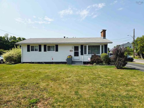 412 Brookside Ave, New Glasgow, NS, B2H3G1 | Card Image