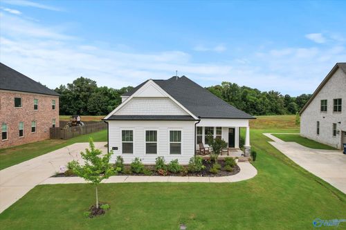 8135 E Tupelo Dr Se, Huntsville, AL, 35803 | Card Image