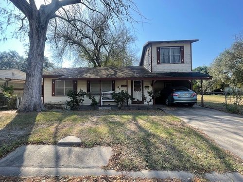 413 W Bennett St, Falfurrias, TX, 78355-4211 | Card Image