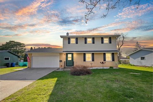 1105 Devonshire Drive, OSHKOSH, WI, 54902 | Card Image