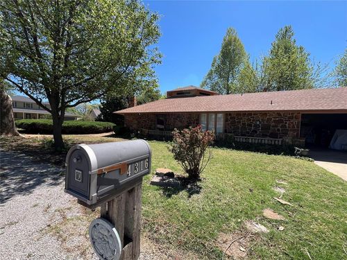 4316 Country Club Ter, Norman, OK, 73072-3423 | Card Image