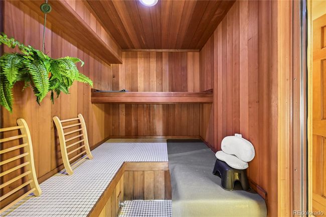 Basement level steam room | Image 38