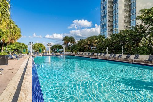 a-1953-1717 N N Bayshore Dr, Miami, FL, 33132 | Card Image
