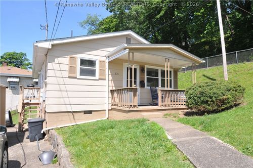 621 6th St, Nitro, WV, 25143-1905 | Card Image