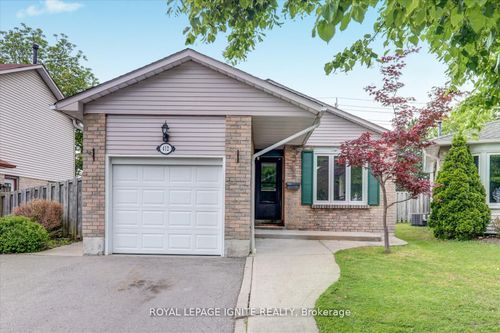 412 Prince Of Wales Dr, Whitby, ON, L1N6M9 | Card Image
