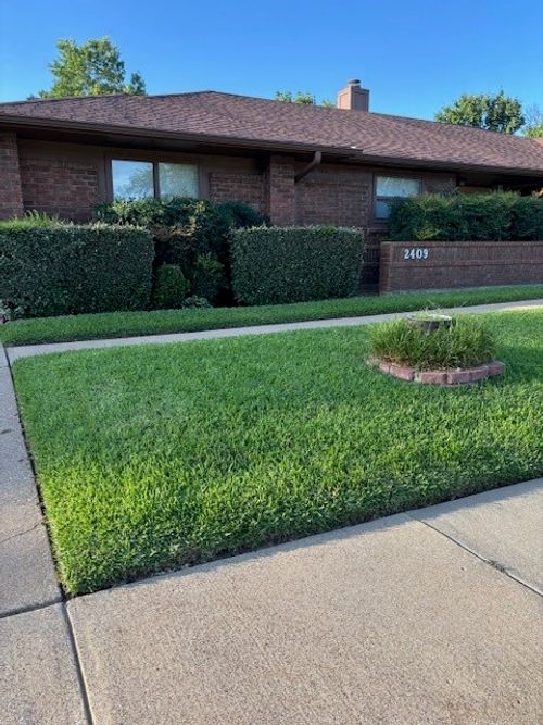 2409 Aquaduct Dr, Bedford, TX, 76022-7747 | Card Image