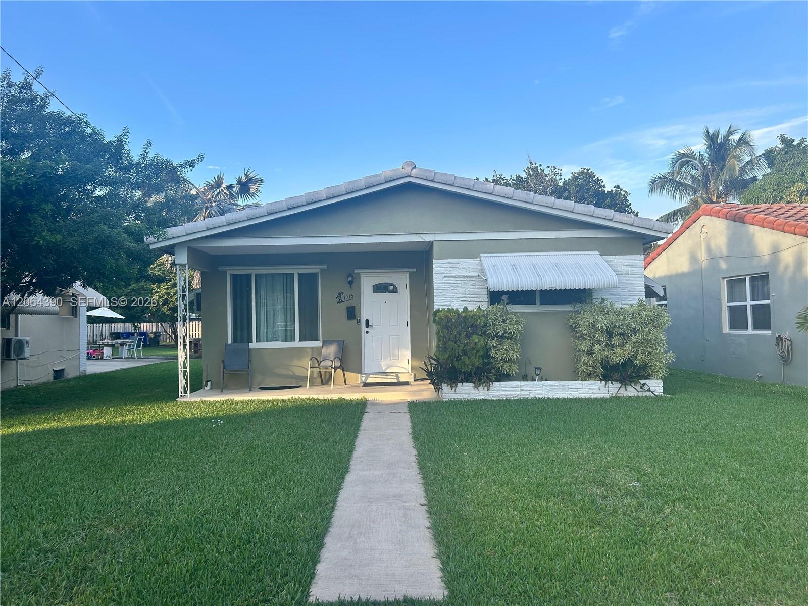 Residential Lease in Hollywood 5